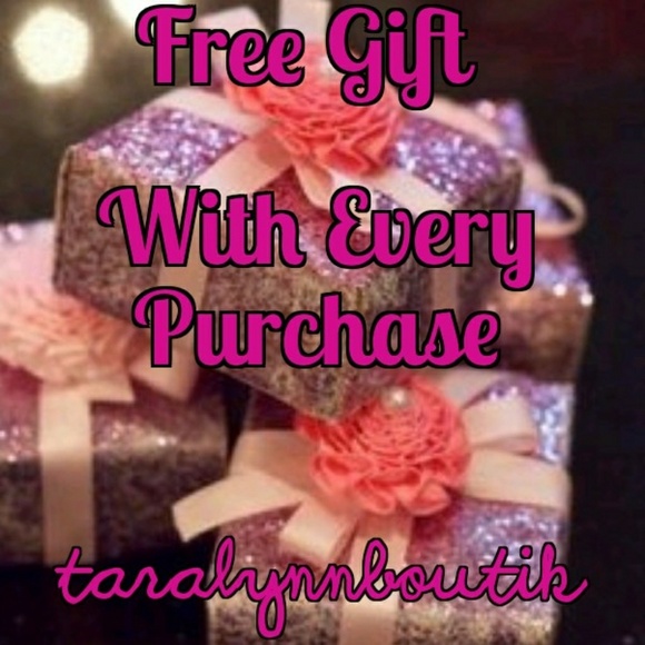 👛Your favorite boutique owner, Tara👛 - Picture 6 of 7